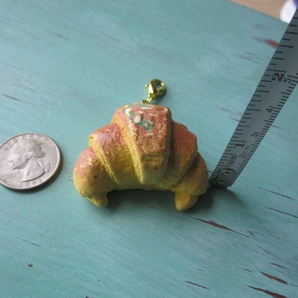 Vintage Cool Croissant zipper pull - Picture 4 of 12